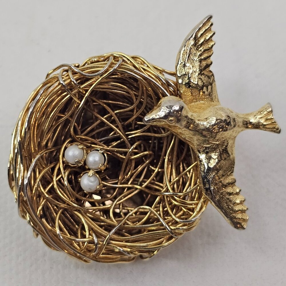 Jeanne Gold Tone Bird's Nest Brooch White Faux Pearl Eggs
